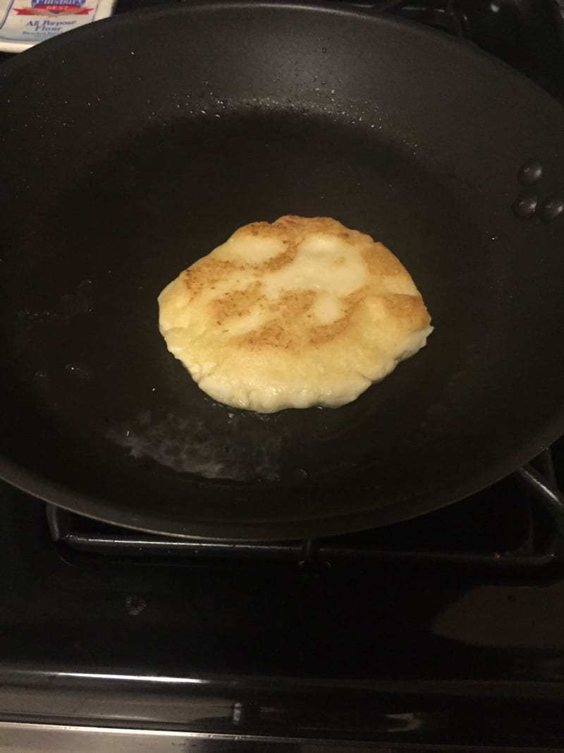 arepa-frying