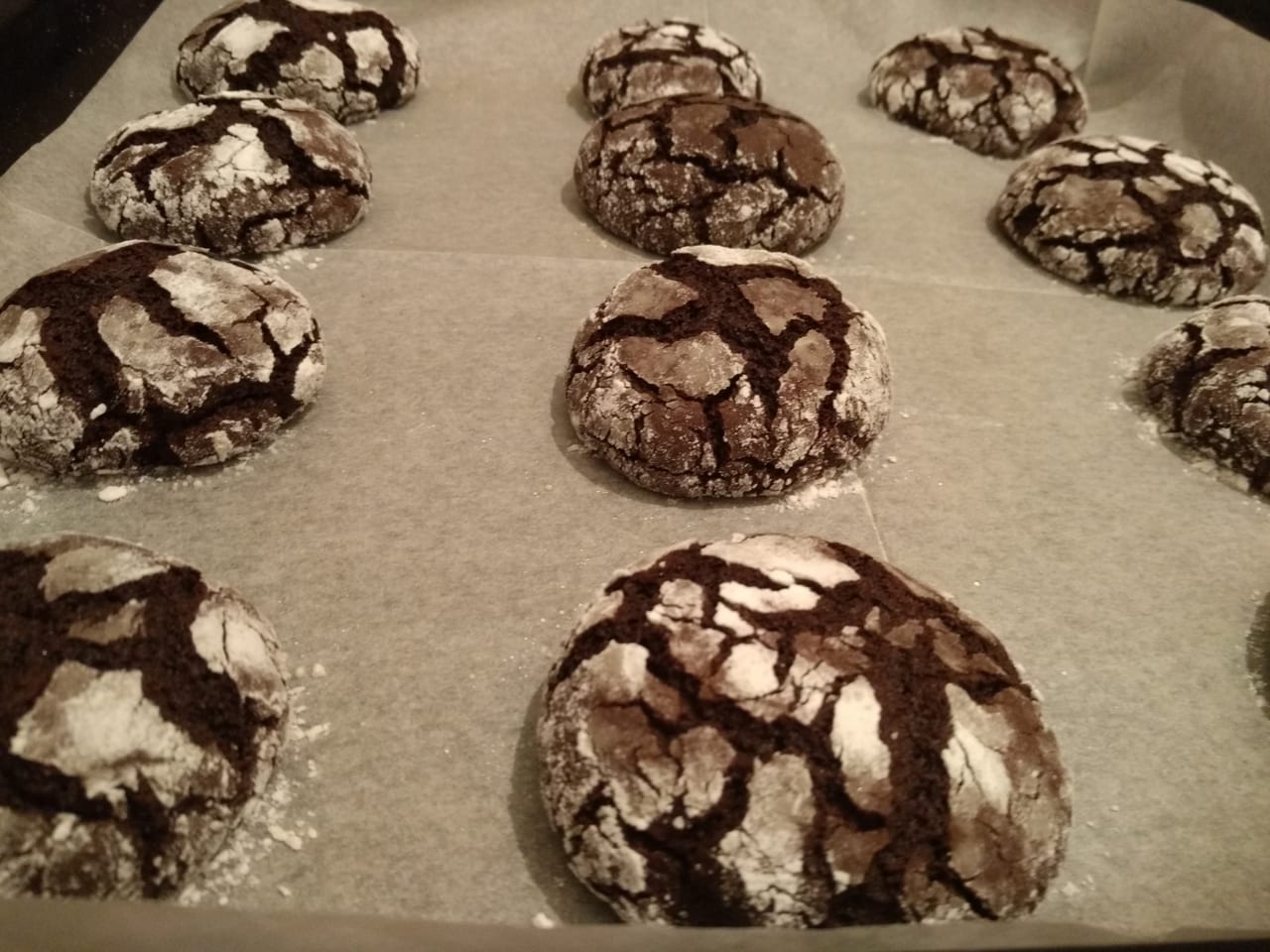 Chocolate crackle cookies