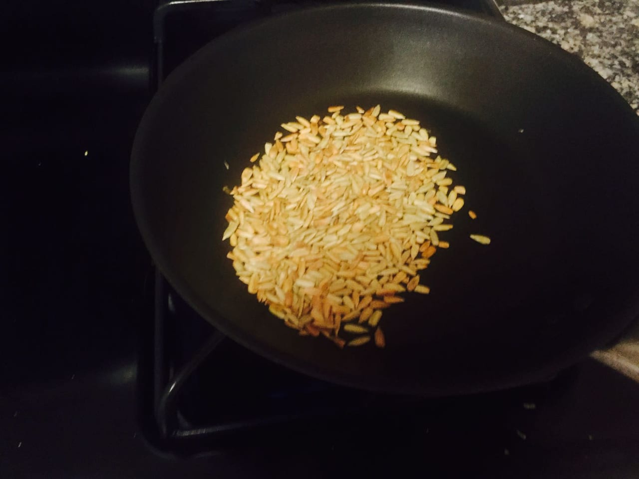 roasting-sunflower-seeds