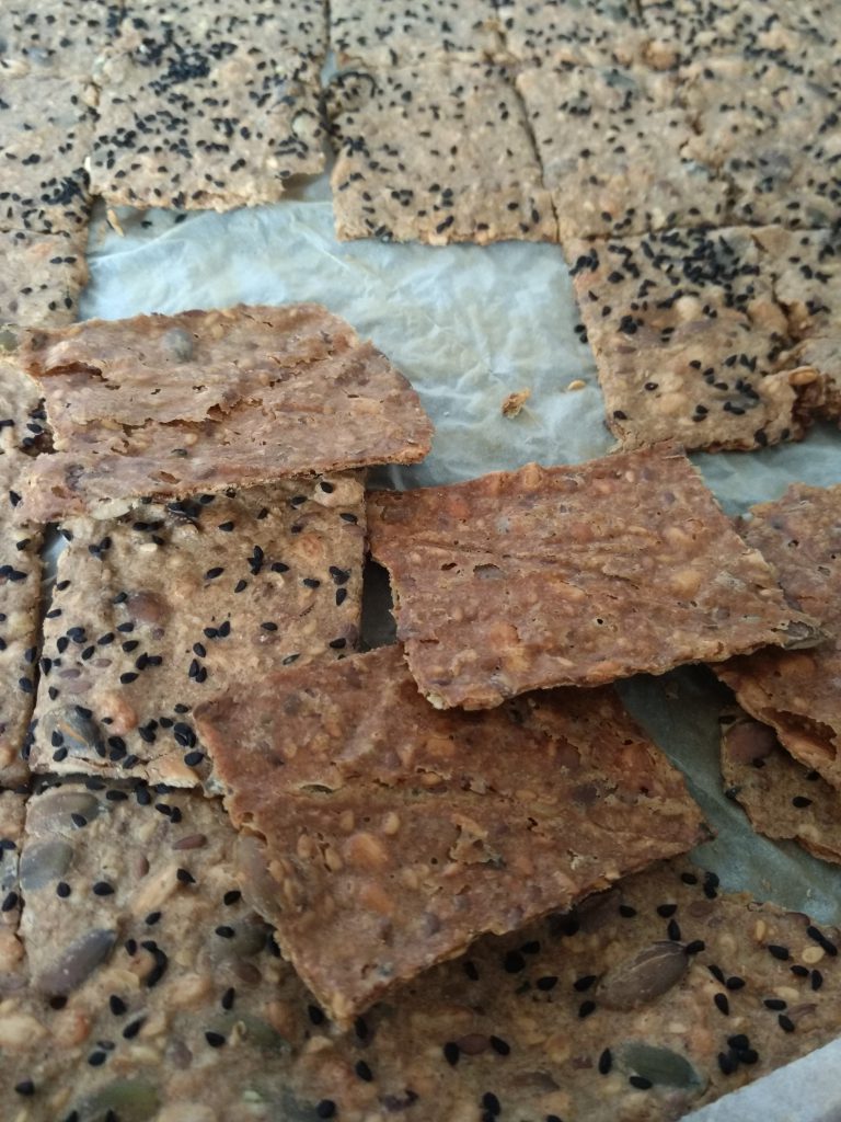 Spelt cracker crisps