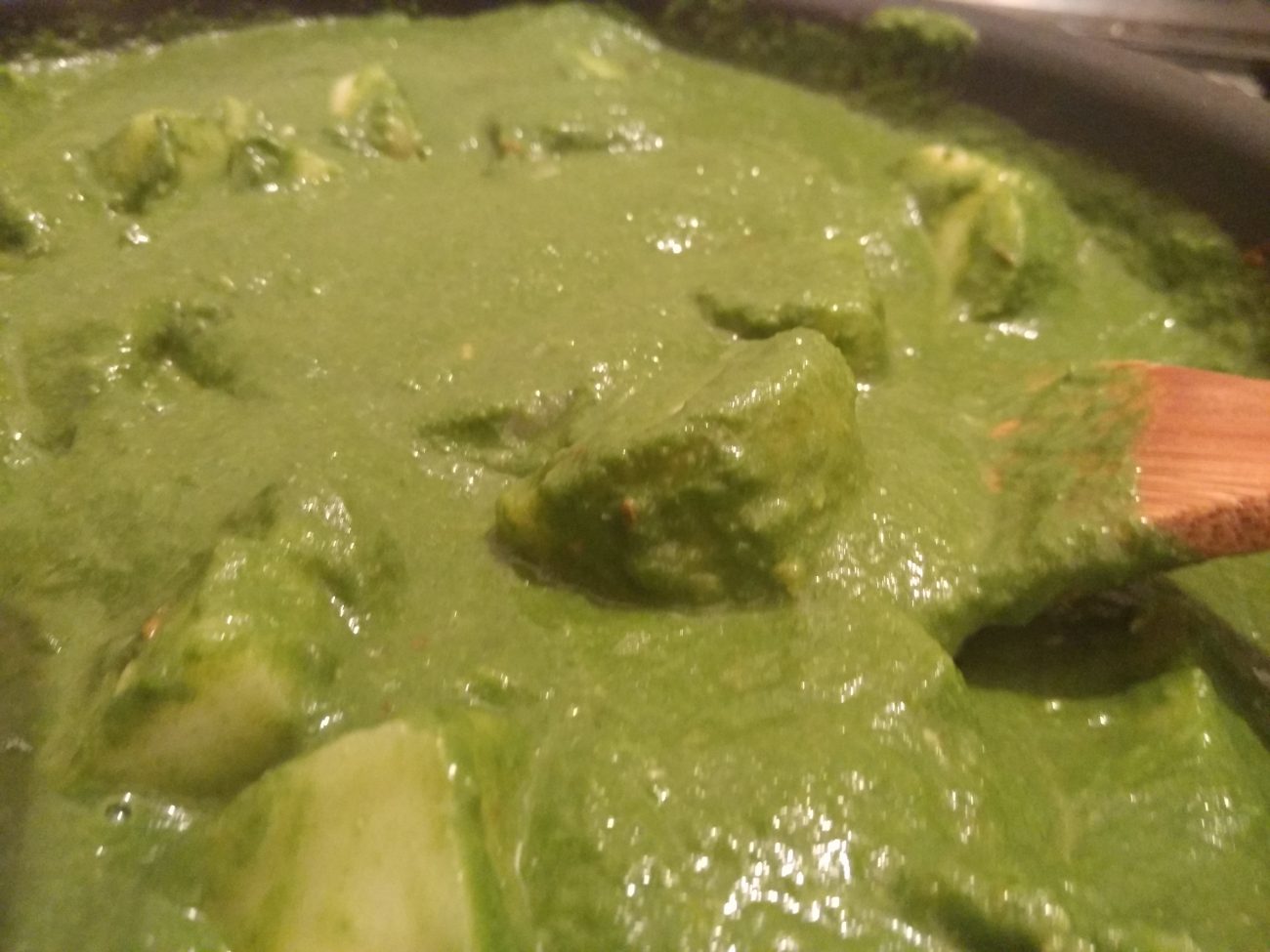 Best Aloo Palak – Potato and spinach Indian dish