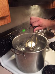 sterilizing-the-jars